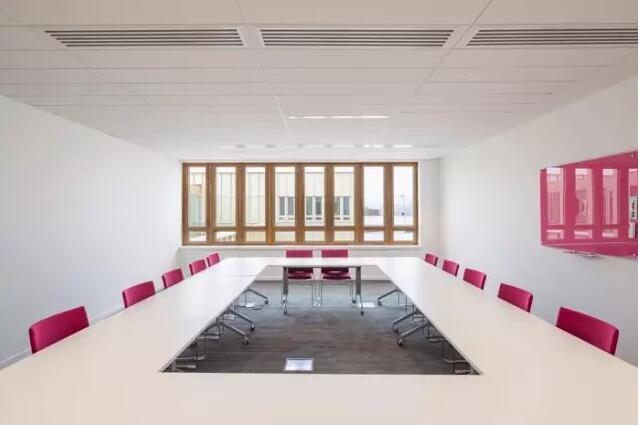 <a href=http://m.qs188.cn/bangonganli/ target=_blank class=infotextkey>合肥辦公室設計</a>